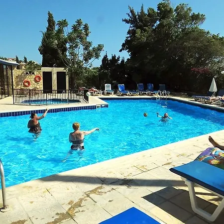 Hilltop Gardens 3* Paphos