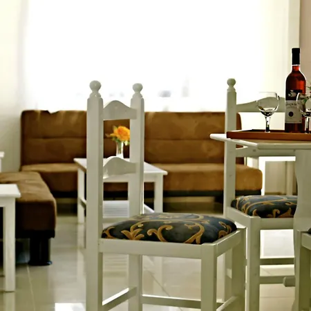 Aparthotel Hilltop Gardens 3*