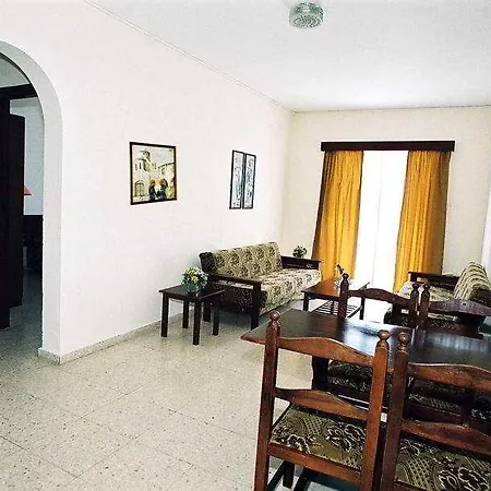Hilltop Gardens 3* Paphos