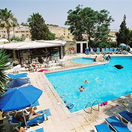 Hilltop Gardens Aparthotel