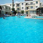 Hilltop Gardens 3*