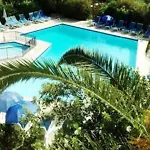 Hilltop Gardens Aparthotel
