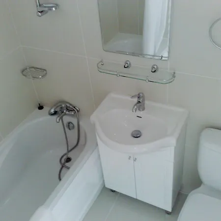 Hilltop Gardens 3*