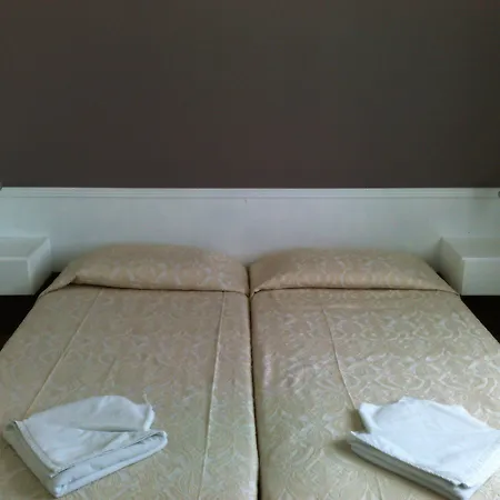 Hilltop Gardens Apart Otel