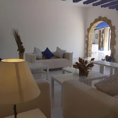 Hilltop Gardens Apart Otel 3*