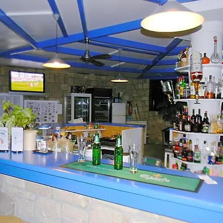 Hilltop Gardens Aparthotel