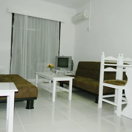 Hilltop Gardens Aparthotel Paphos