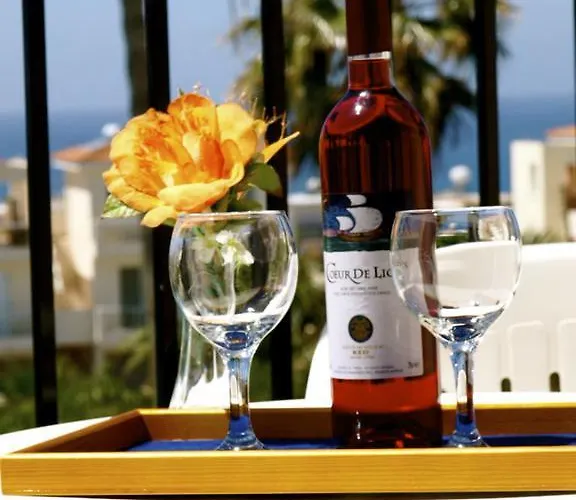 Aparthotel Hilltop Gardens 3*