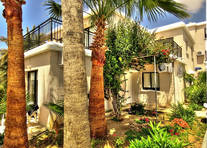 Hilltop Gardens Aparthotel