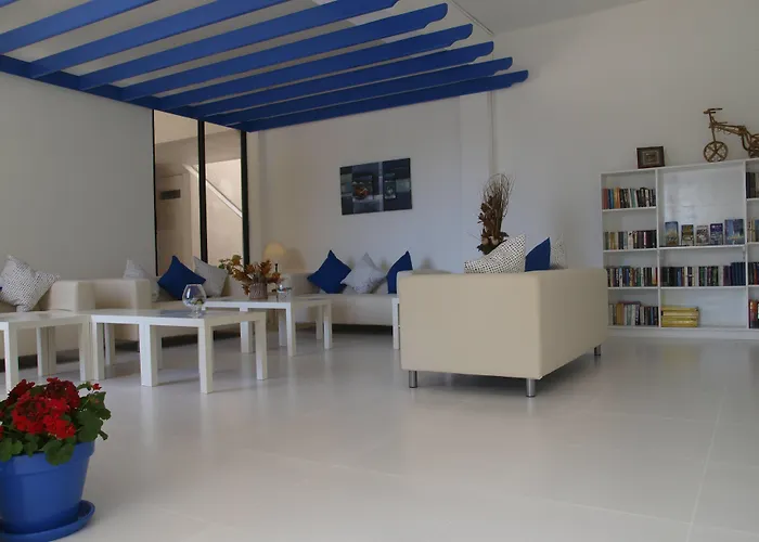 Апарт-отель Hilltop Gardens 3*