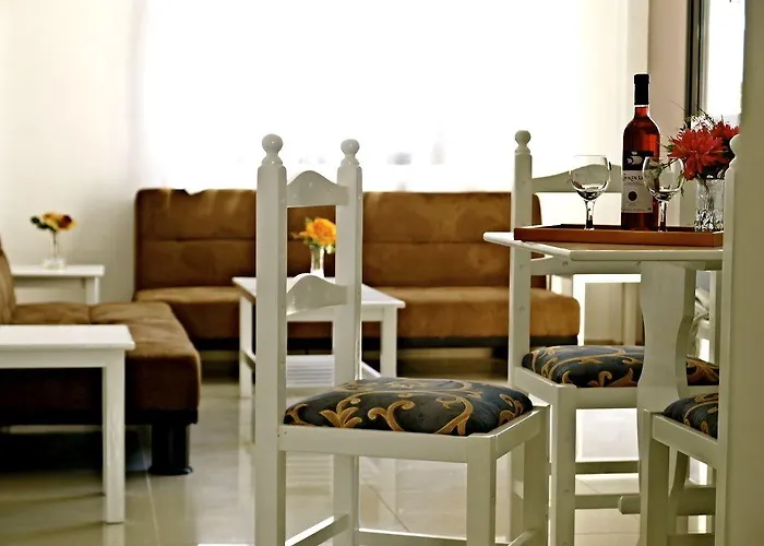 Апарт-отель Hilltop Gardens