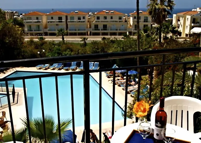 Hilltop Gardens 3* Paphos