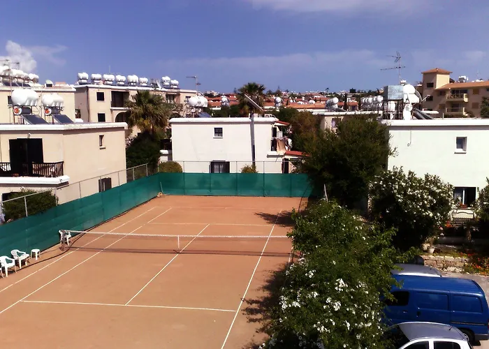 מלון דירות Hilltop Gardens 3*