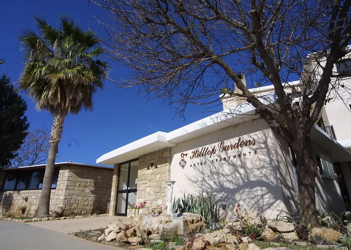 Hilltop Gardens מלון דירות פאפוס