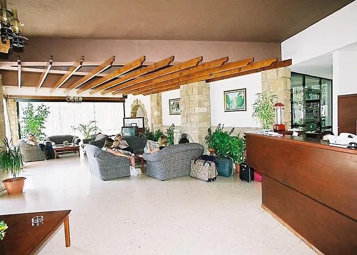 Aparthotel Hilltop Gardens 3*