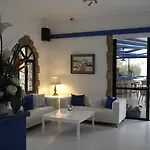 Hilltop Gardens 3*