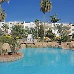 Hilltop Gardens 3*