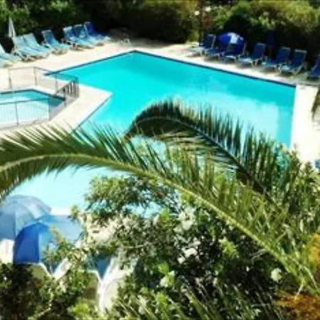 Hilltop Gardens Apartahotel